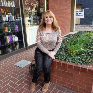 Meet your Posher, Linda